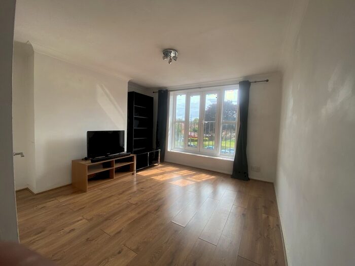 1 Bedroom Flat To Rent In Lilleshal Road, Morden, SM4