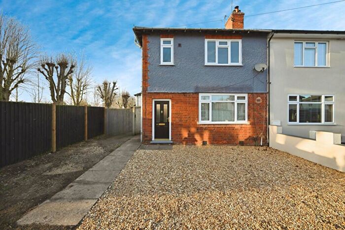 3 Bedroom Semi-Detached House To Rent In Townsend Road, Rugby, CV21