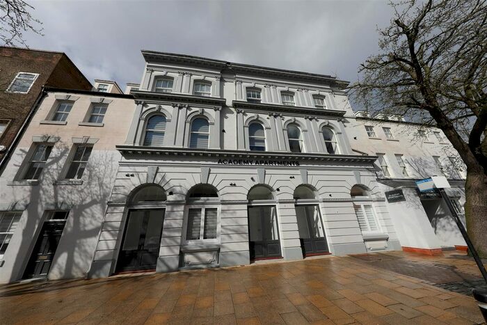 2 Bedroom Flat To Rent In George Street, Hull, HU1