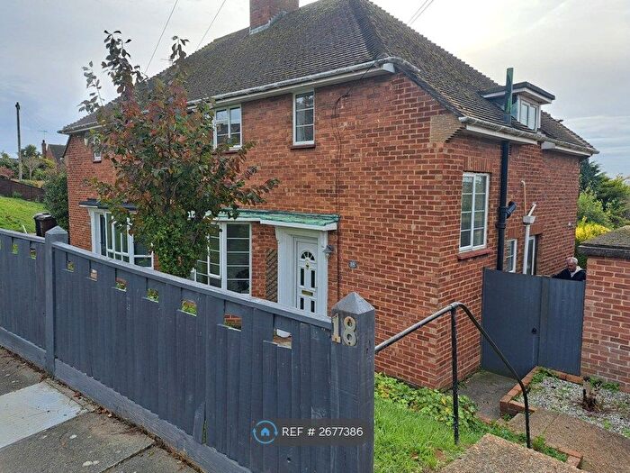 3 Bedroom Semi Detached House To Rent In Spencer Avenue, Hove, BN3