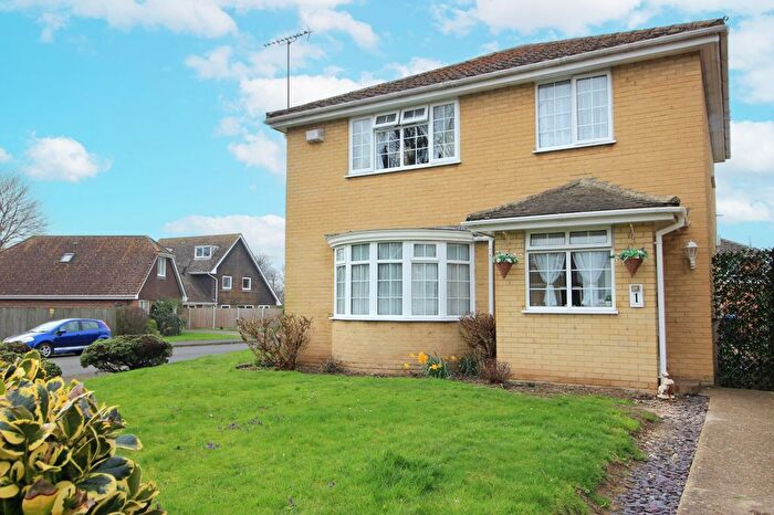 3 Bedroom Detached House To Rent In Delacourt Close, Cliffsend, Ramsgate, Kent, CT12