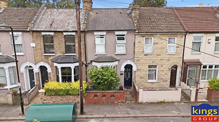 3 Bedroom House For Sale In Gloucester Road, London, E17