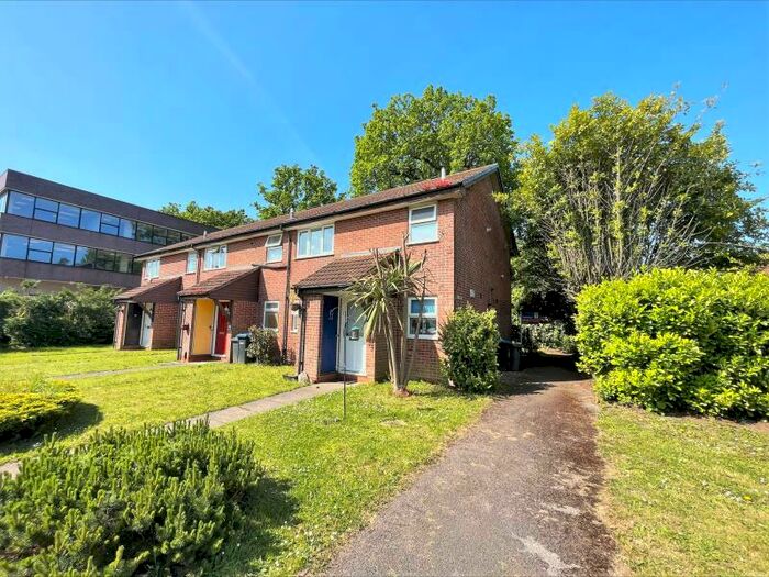 1 Bedroom Maisonette To Rent In Addlestone, KT15