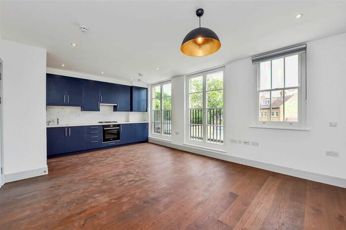 2 Bedroom Flat To Rent In Castlebar Road, Ealing, W5