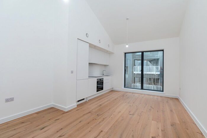 2 Bedroom Semi-Detached House To Rent In Makers Place, Sheffield, S3