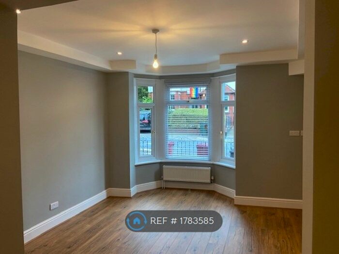 4 Bedroom Terraced House To Rent In Waverley Road, Reading, RG30