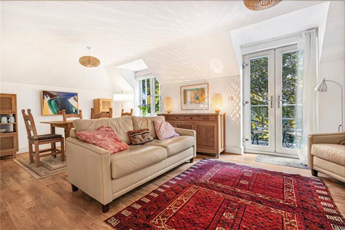 2 Bedroom Apartment To Rent In Krebs Garden - Short Let, OX4