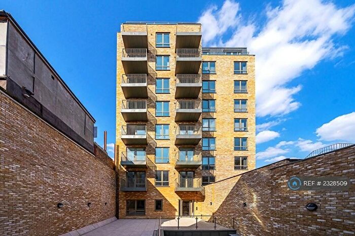 2 Bedroom Flat To Rent In The Mall, London, W5