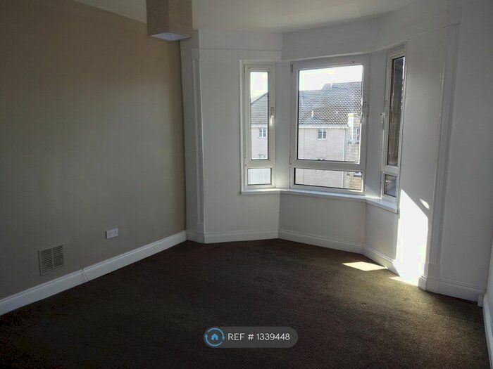 1 Bedroom Flat To Rent In Maxwellton Street, Paisley, PA1