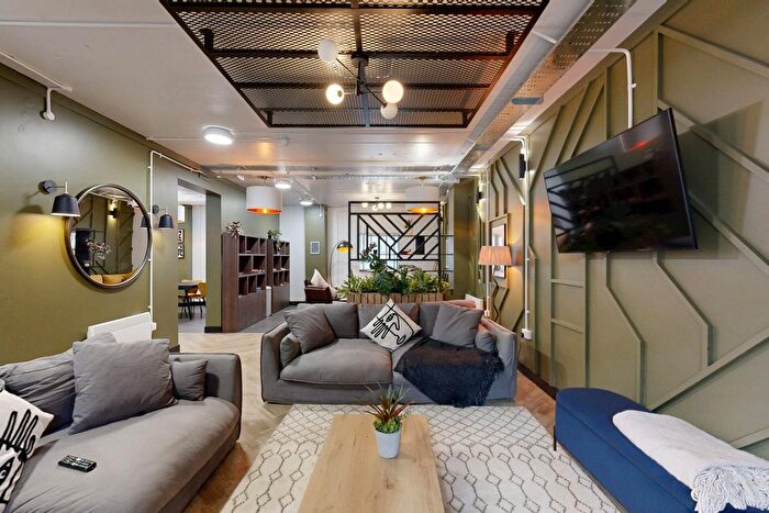 5 Bedroom Flat To Rent In Leazes Parade Holland Drive, Newcastle, NE2