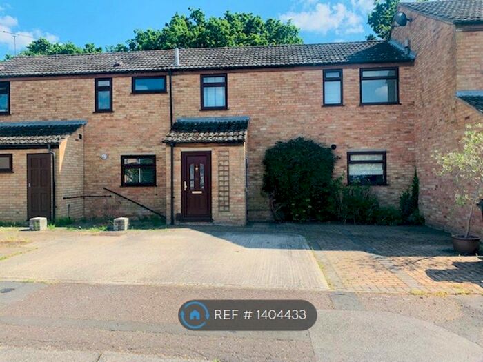 3 Bedroom Terraced House To Rent In Varden Close, Chelmsford, CM1