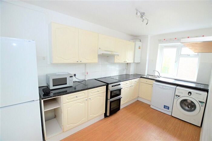 2 Bedroom Apartment To Rent In Croxted Road, London, SE21