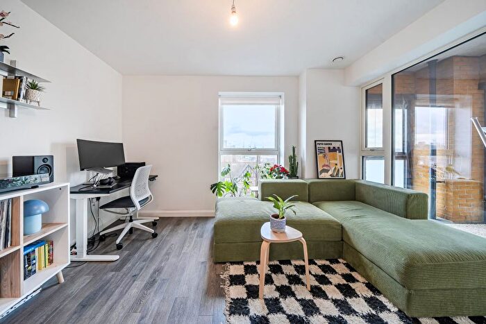 1 Bedroom Flat For Sale In Tidey Apartments, East Acton Lane, London, W3