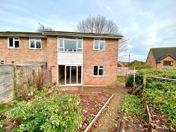 1 Bedroom Flat To Rent In Carew Road, Tiverton, EX16