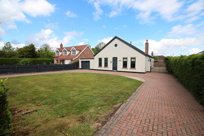 3 Bedroom Bungalow For Sale In Station Road, New Waltham, Grimsby, DN36