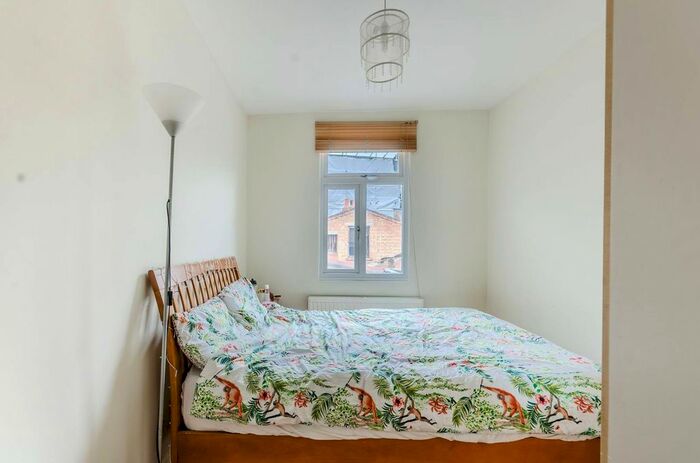 2 Bedroom Flat To Rent In Oldridge Road, Balham, London, SW12