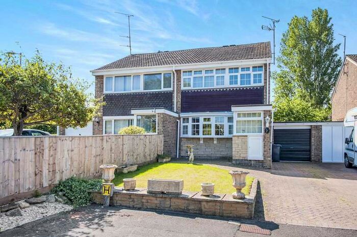 3 Bedroom Semi-Detached House To Rent In Barra Close, Highworth, SN6