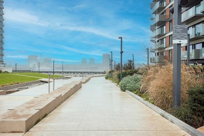 2 Bedroom Flat For Sale In Duke Of Wellington Avenue, Royal Arsenal, SE18