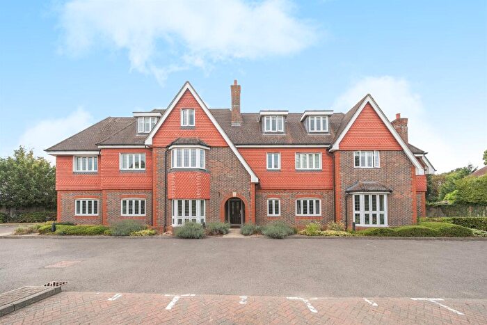 2 Bedroom Apartment For Sale In Shoppenhangers Road, Maidenhead, SL6
