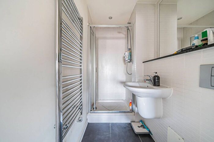 2 Bedroom Flat For Sale In Little Thames Walk, Greenwich, London, SE8