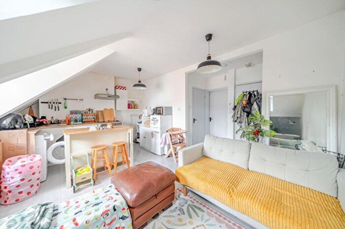 1 Bedroom Flat For Sale In Heathfield Road, Croydon, CR0