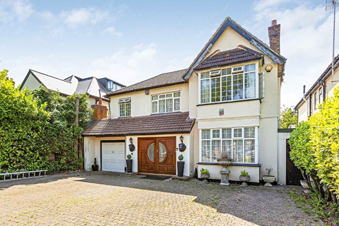 4 Bedroom Detached House To Rent In The Avenue, Sunbury-On-Thames, TW16