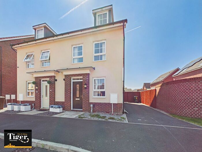 4 Bedroom Semi-detached House For Sale In Lightning Close, Warton, Preston, PR4