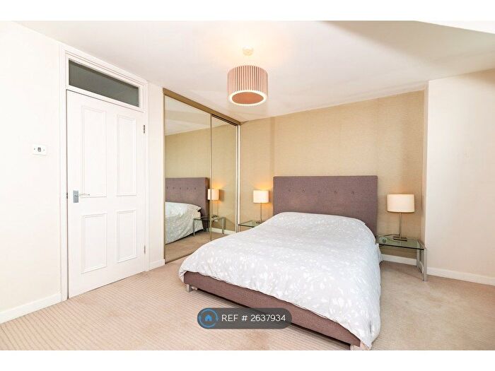 3 Bedroom Terraced House To Rent In Trinity Road, London, SW17