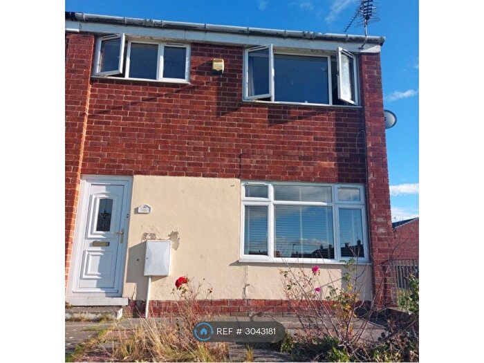 3 Bedroom End Terrace House To Rent In Jubilee Crescent, Shildon, DL4