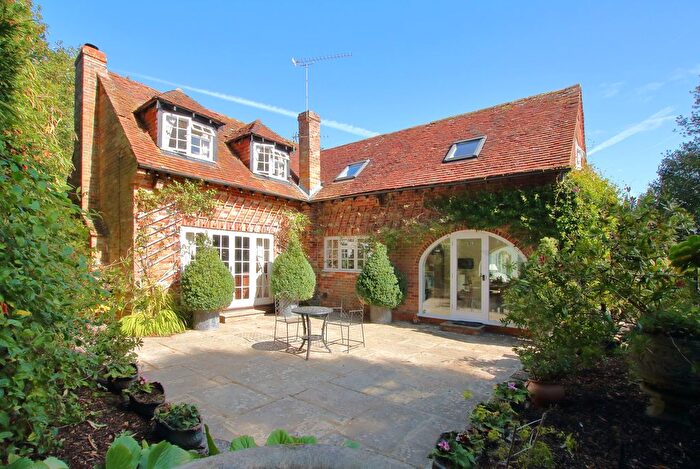 3 Bedroom Detached House For Sale In Southampton Road, Lymington, Hampshire, SO41