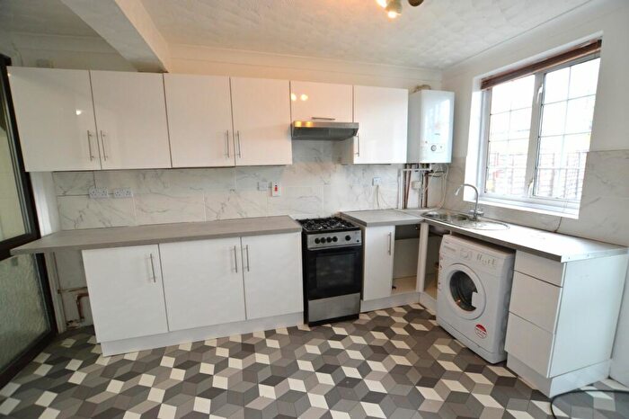 4 Bedroom Terraced House To Rent In The Mile End, E17