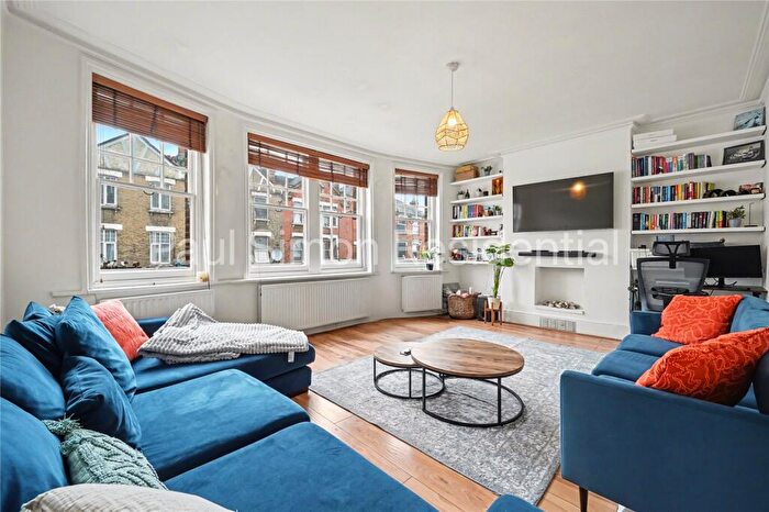 2 Bedroom Apartment For Sale In Grand Parade, Harringay, London, N4