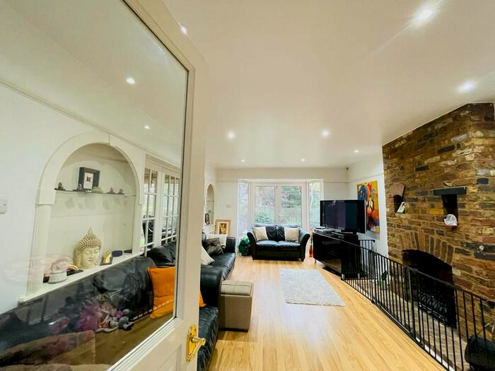 5 Bedroom Detached House To Rent In Mountington Park Close, Harrow, HA3