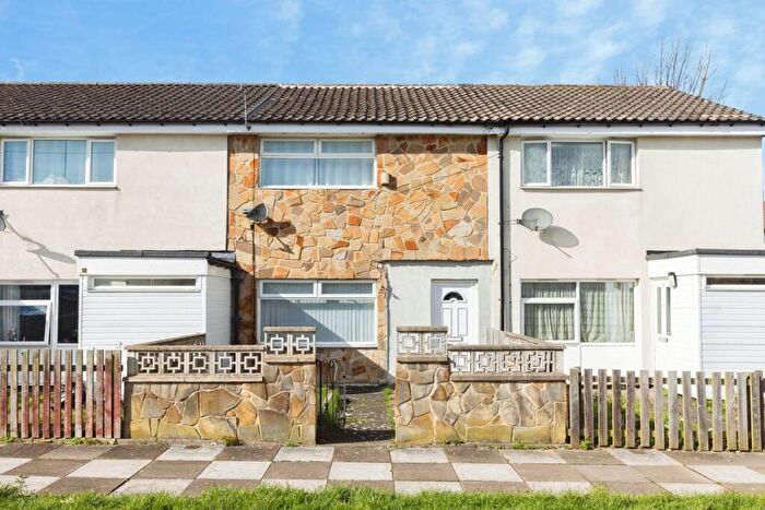 2 Bedroom Terraced House For Sale In Pennwell Dean, Leeds, LS14