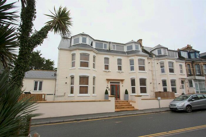 2 Bedroom Flat To Rent In Tolcarne Road, Newquay, TR7