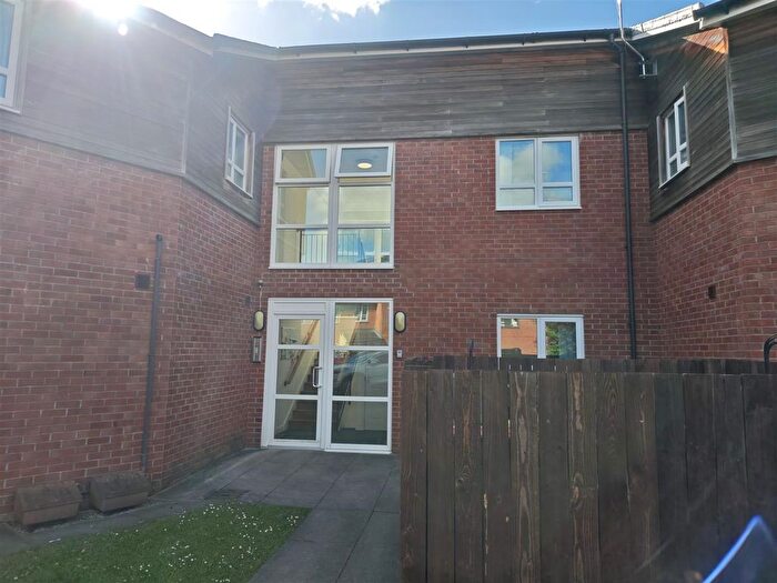 2 Bedroom Flat To Rent In Maple Leaf Close, Ingol, Preston, PR2