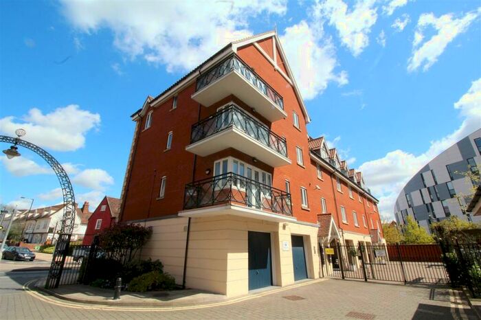 2 Bedroom Apartment To Rent In Neptune Square, Ipswich, Suffolk, IP4