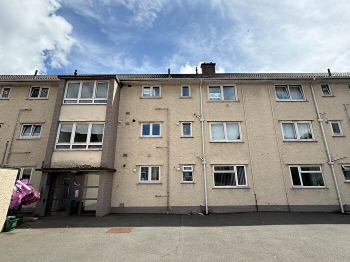 3 Bedroom Flat To Rent In Port Tenant Road, Swansea, SA1
