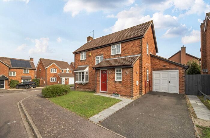 4 Bedroom Detached House For Sale In Symonds Close, Bromham, Bedford, MK43