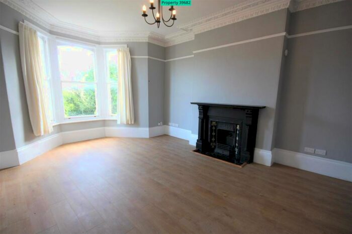 1 Bedroom Ground Flat To Rent In Connaught Avenue, Plymouth, PL4