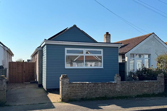 2 Bedroom Bungalow For Sale In Willow Way, Jaywick, CO15