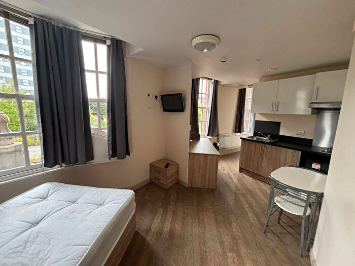 Studio To Rent In Alexandra House, Castlegate, Sheffield, South Yorkshire, S3