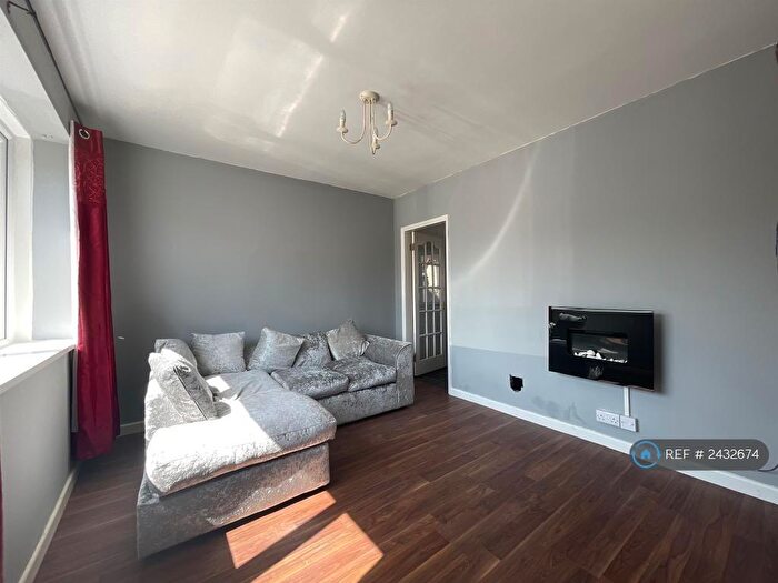 3 Bedroom Terraced House To Rent In Failsworth Close, Nottingham, NG11