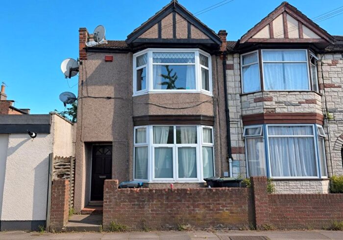 2 Bedroom Flat For Sale In Wimborne Road, Edmonton, London, N9