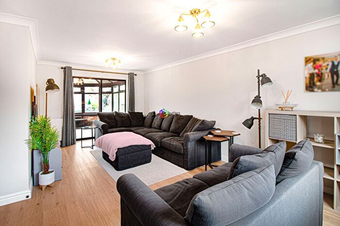 4 Bedroom Detached House For Sale In Oates Orchard, Mosborough, S20