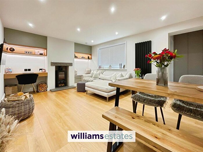 1 Bedroom Apartment For Sale In Maes Ffynnon, Ruthin, LL15