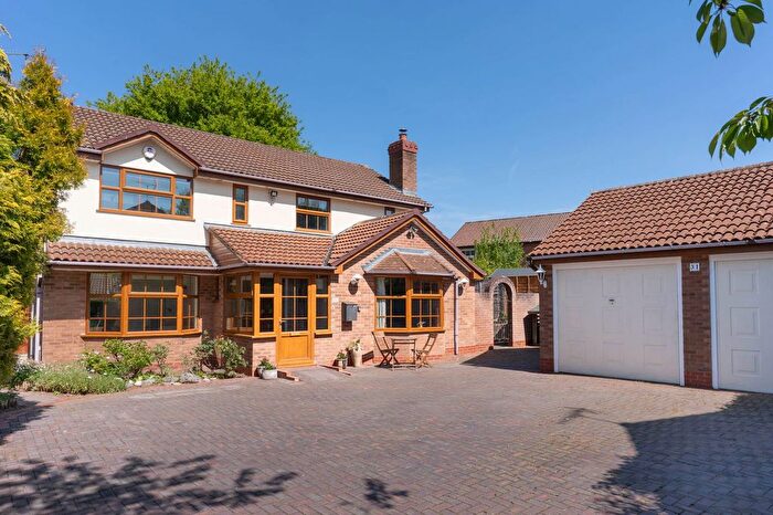 4 Bedroom Detached House For Sale In Birkdale Avenue, Blackwell, B60