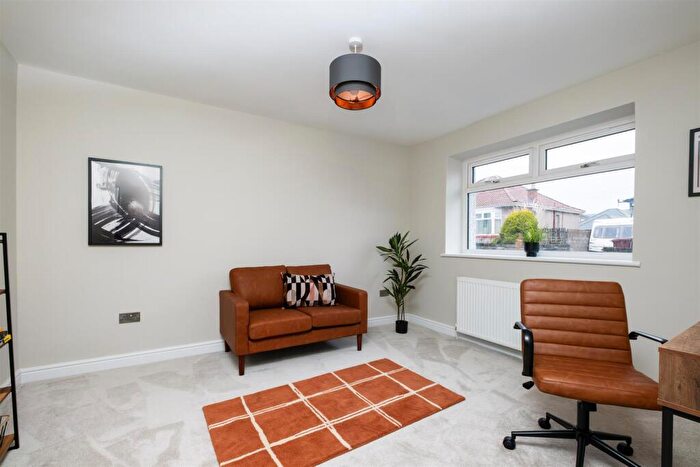 5 Bedroom Semi-Detached House For Sale In Symers Street, Dundee, DD3