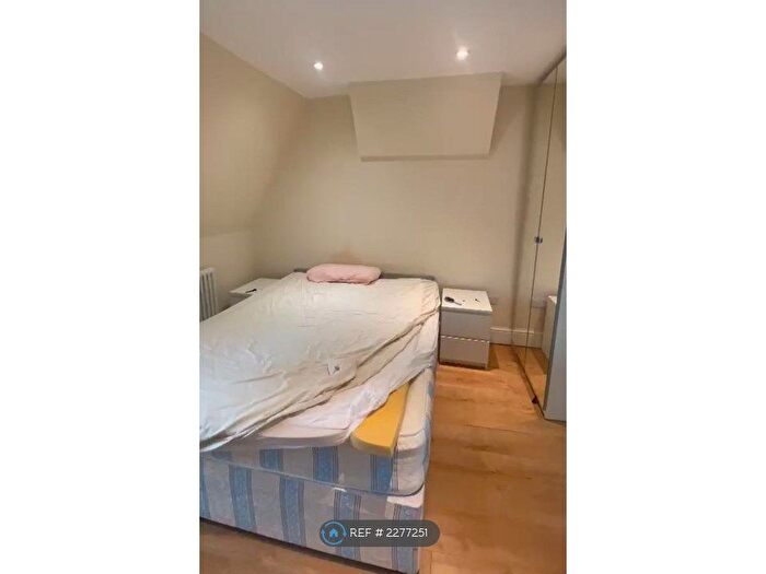 1 Bedroom Flat To Rent In Putney High Street, London, SW15