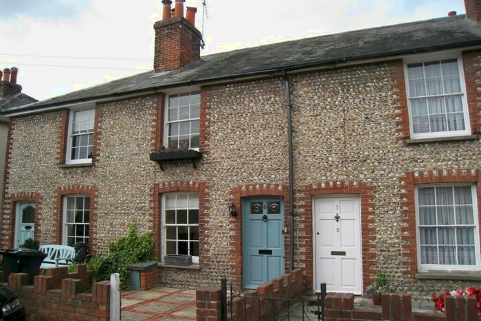 2 Bedroom Terraced House To Rent In Bedroom Terraced House In Chichester, PO19